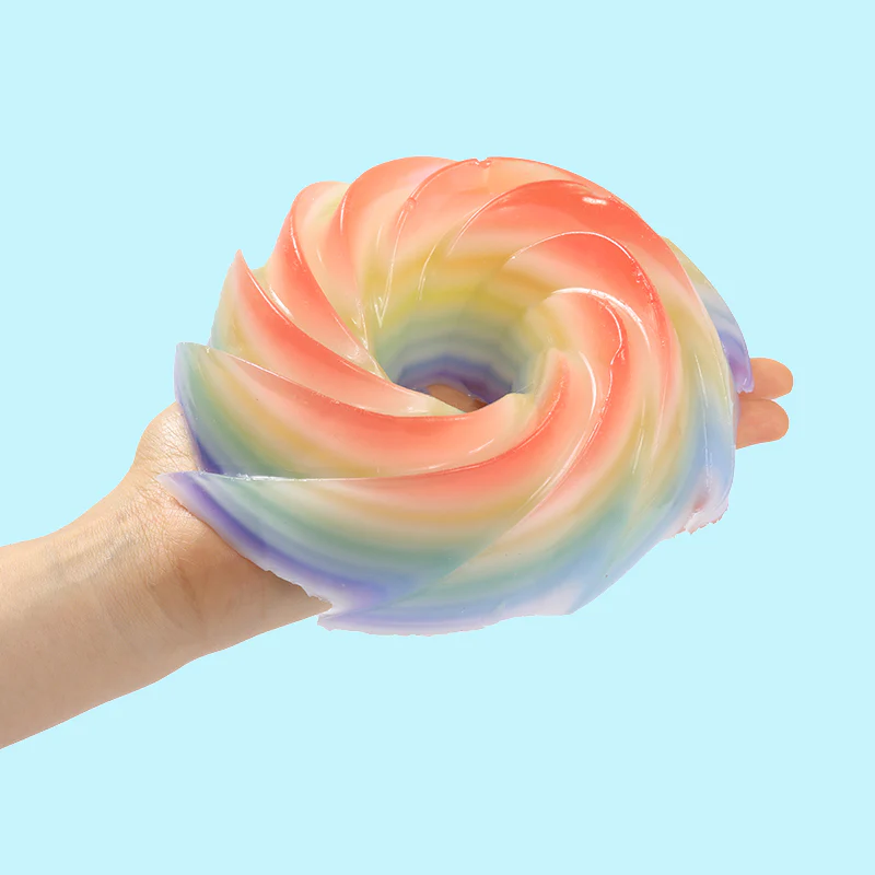 Crystal Wheel Cake Taba Squishy - Image 3